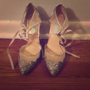 Betsy Johnson, Blue heels